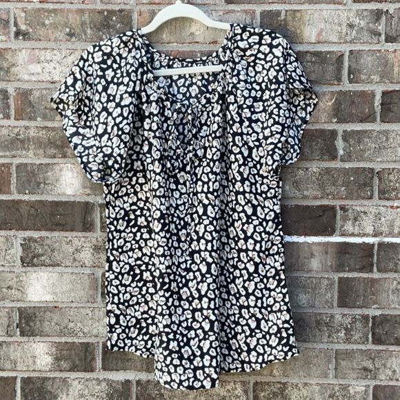 Take 50% OFF- Animal Print Stylish Black and White Women's Top, Size-M - Picture 1 of 10